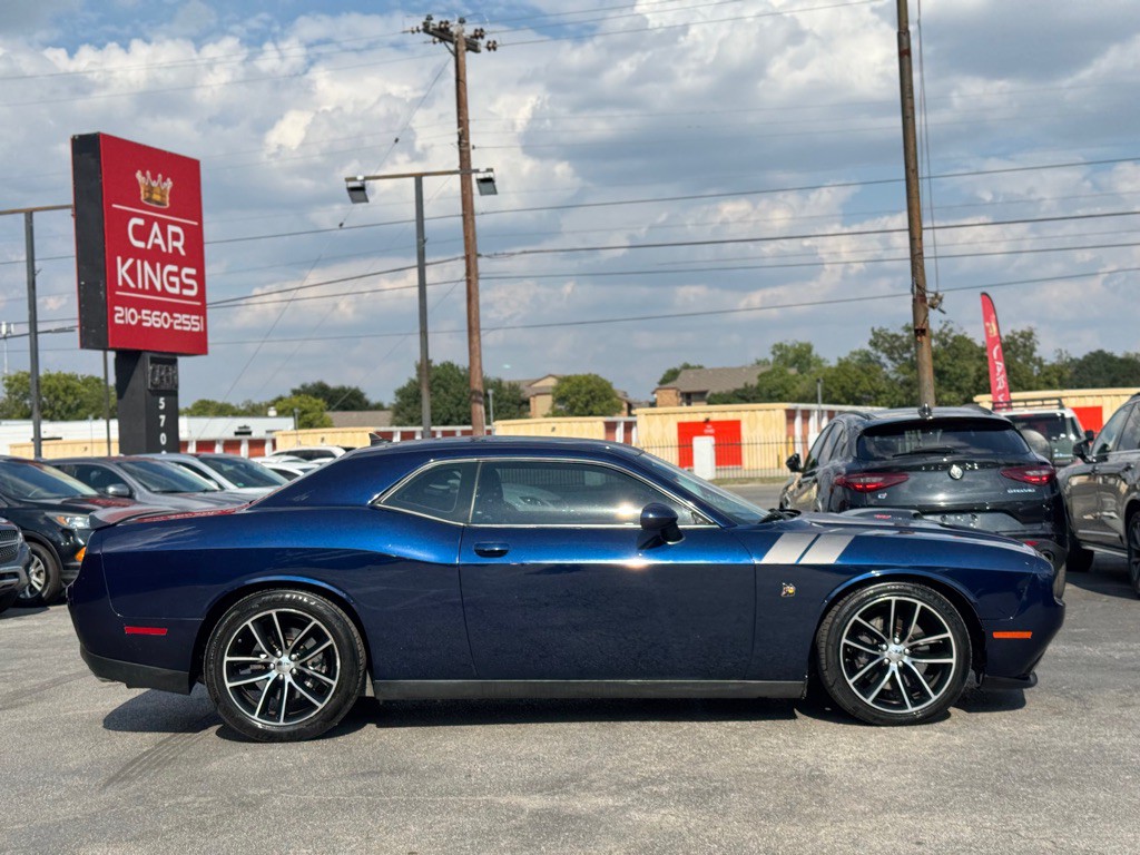 2016 Dodge Challenger Image 10