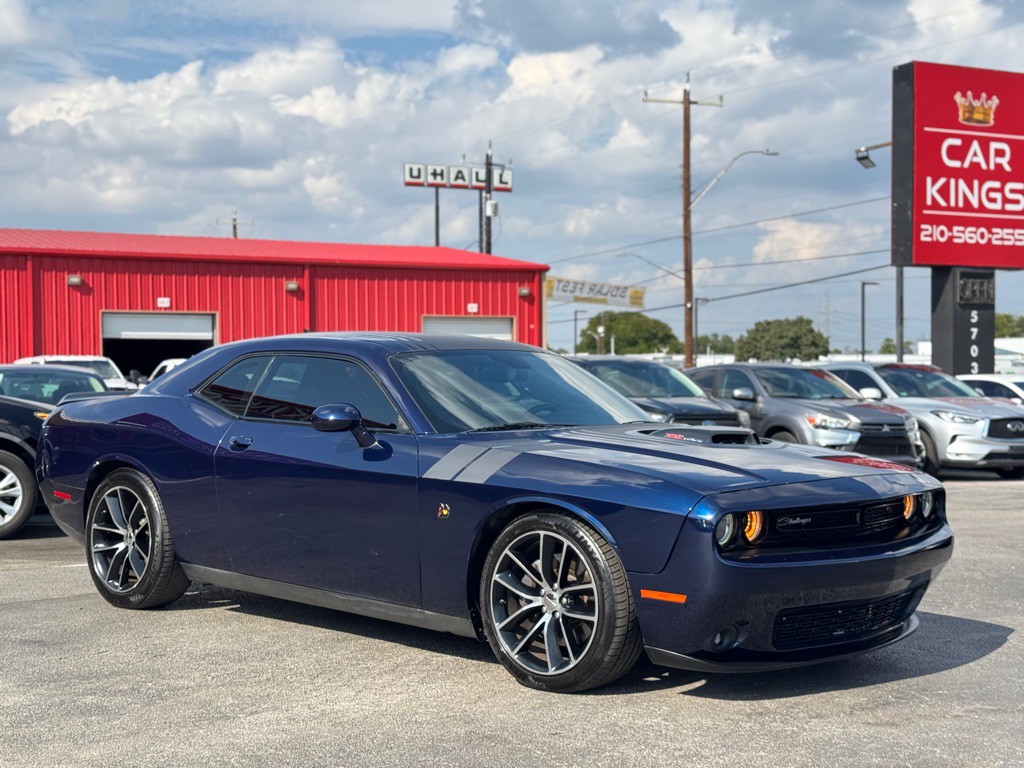 2016 Dodge Challenger Image 12