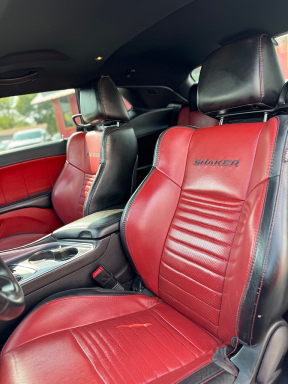 2016 Dodge Challenger Image 19