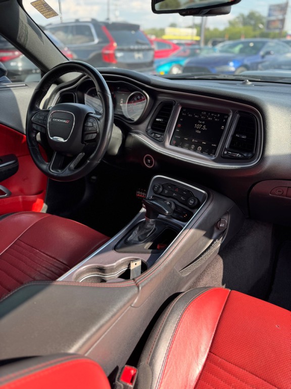2016 Dodge Challenger Image 25