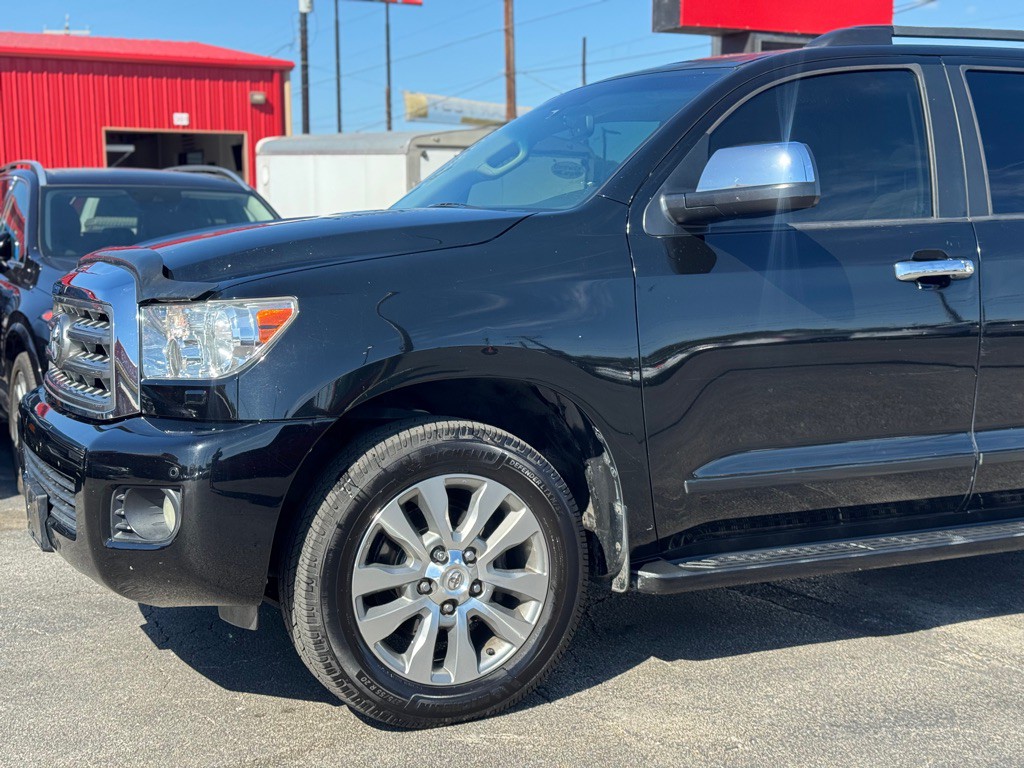 2010 Toyota Sequoia Image 4
