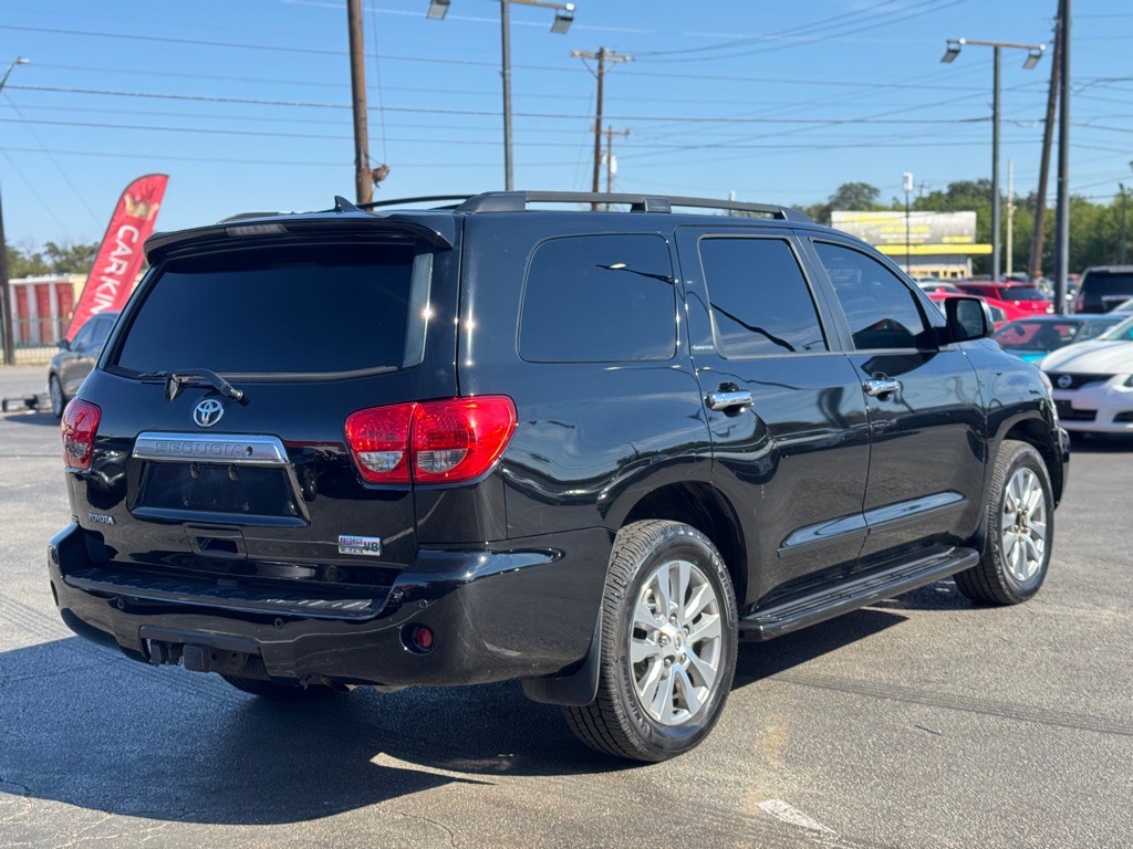 2010 Toyota Sequoia Image 8