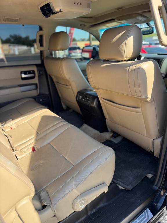 2010 Toyota Sequoia Image 18