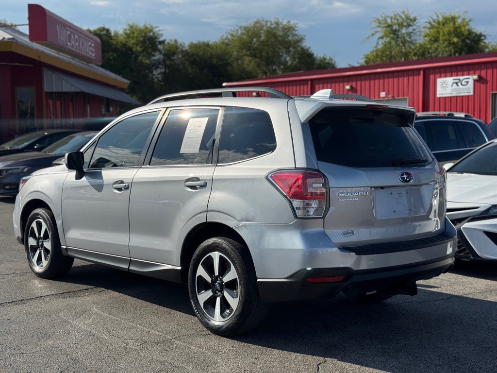 2018 Subaru Forester Image 6
