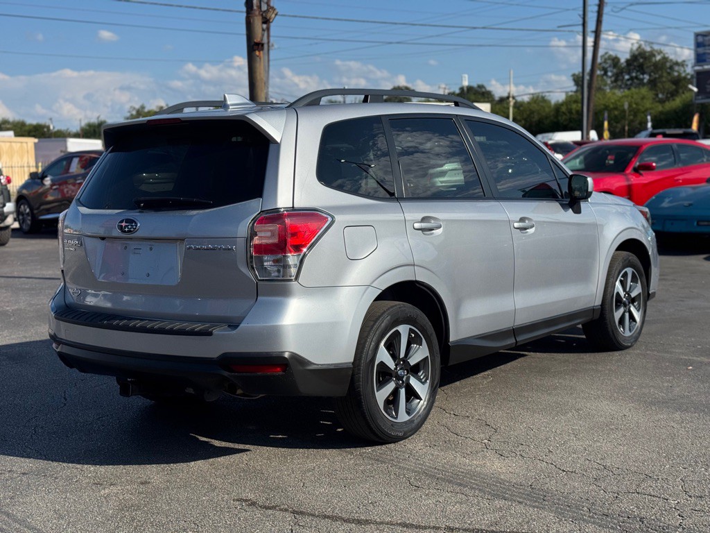 2018 Subaru Forester Image 8