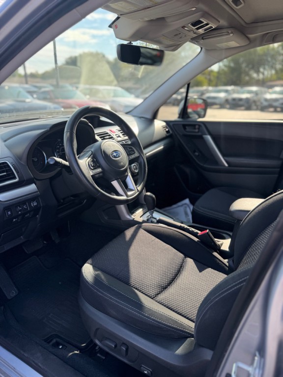 2018 Subaru Forester Image 12