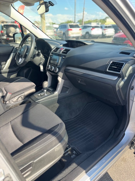 2018 Subaru Forester Image 14