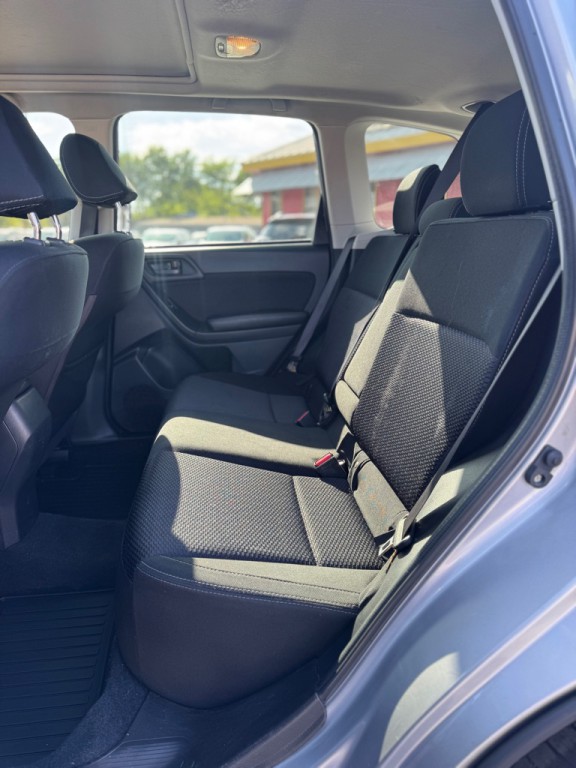 2018 Subaru Forester Image 17