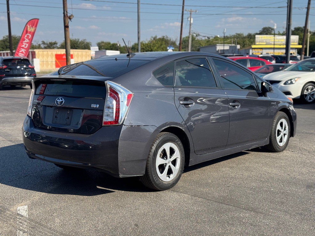 2014 Toyota Prius Image 8