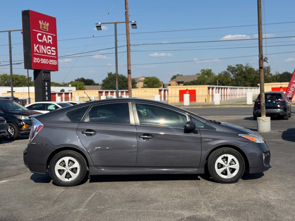 2014 Toyota Prius Image 9