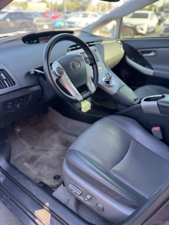 2014 Toyota Prius Image 12