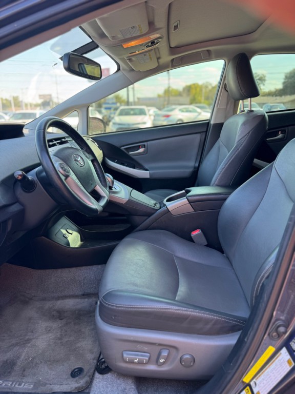 2014 Toyota Prius Image 13