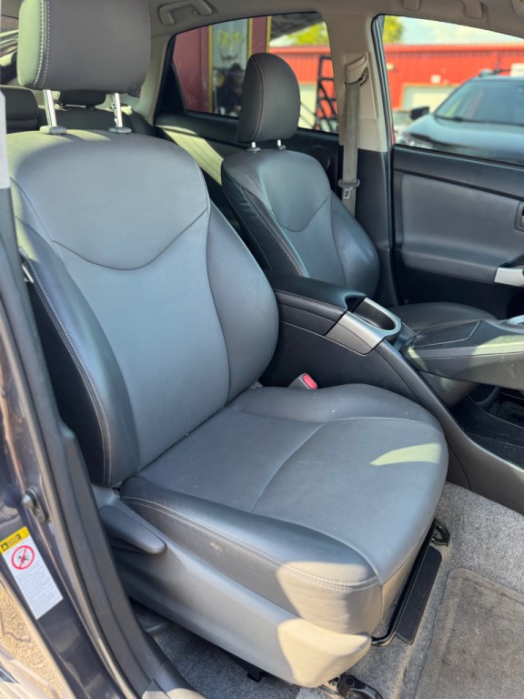 2014 Toyota Prius Image 16