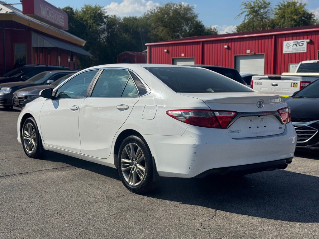 2015 Toyota Camry Image 6
