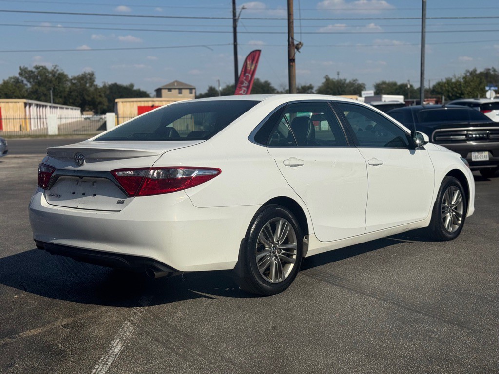 2015 Toyota Camry Image 8