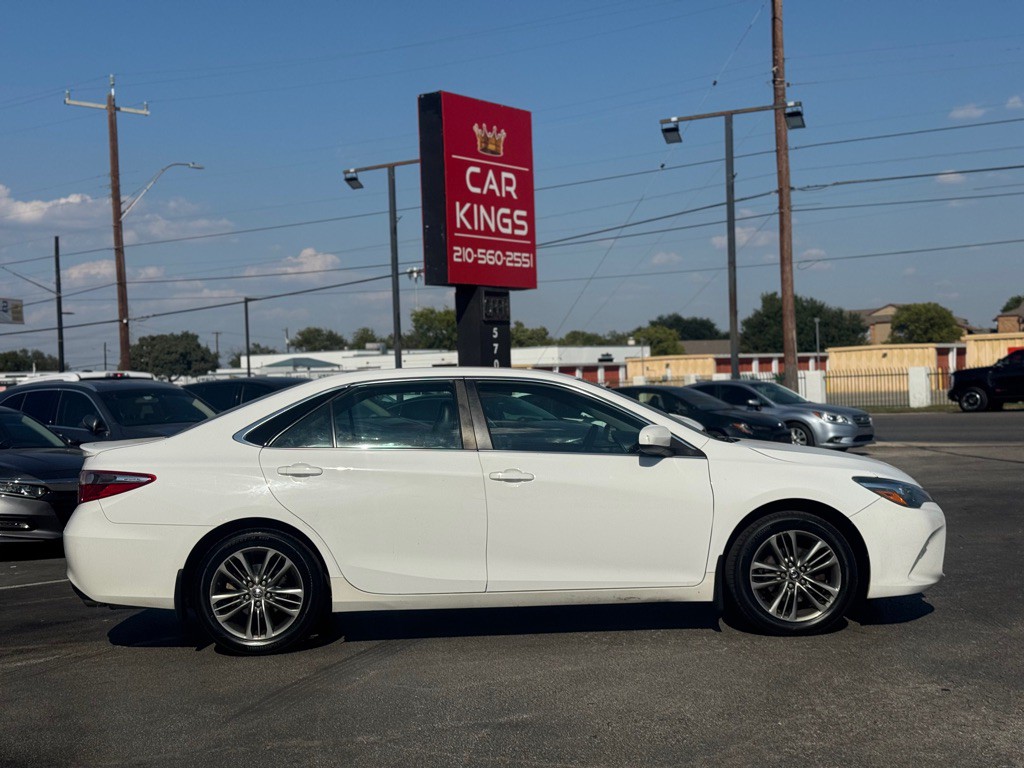 2015 Toyota Camry Image 9