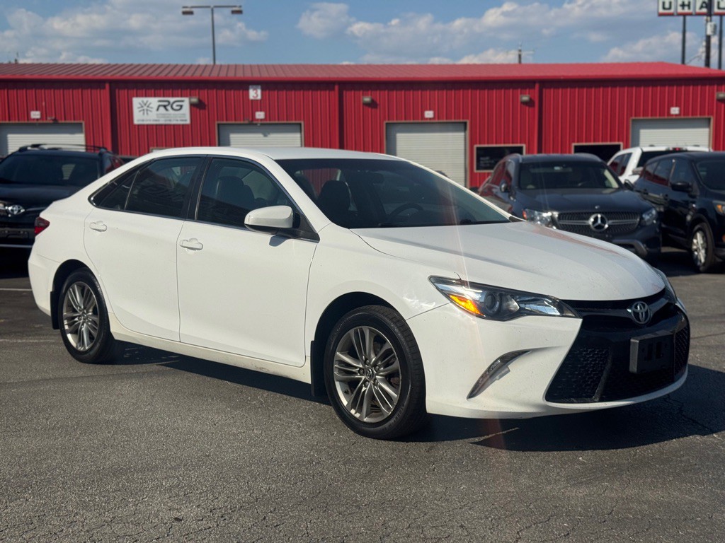 2015 Toyota Camry Image 10