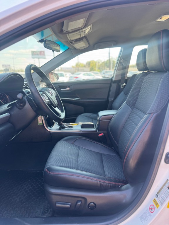 2015 Toyota Camry Image 13