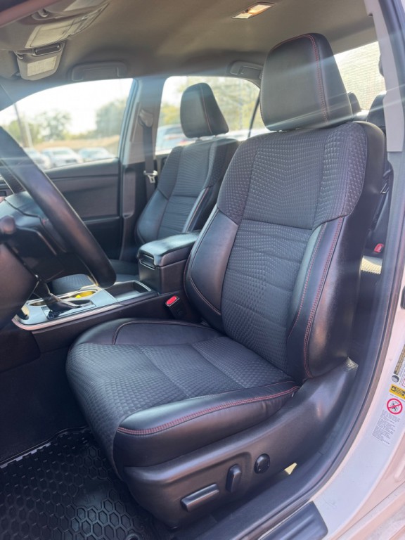2015 Toyota Camry Image 14