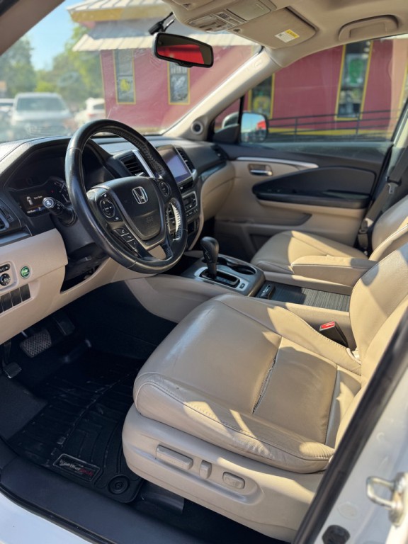 2017 Honda Pilot Image 12