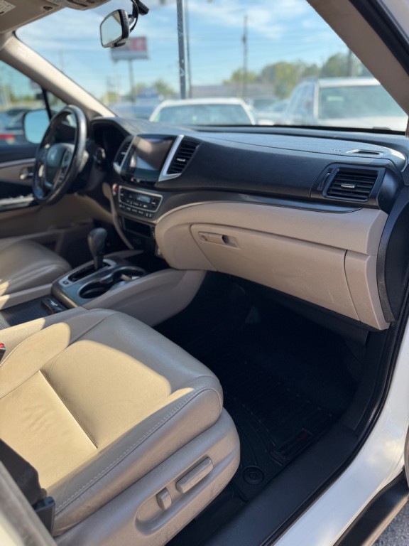 2017 Honda Pilot Image 14