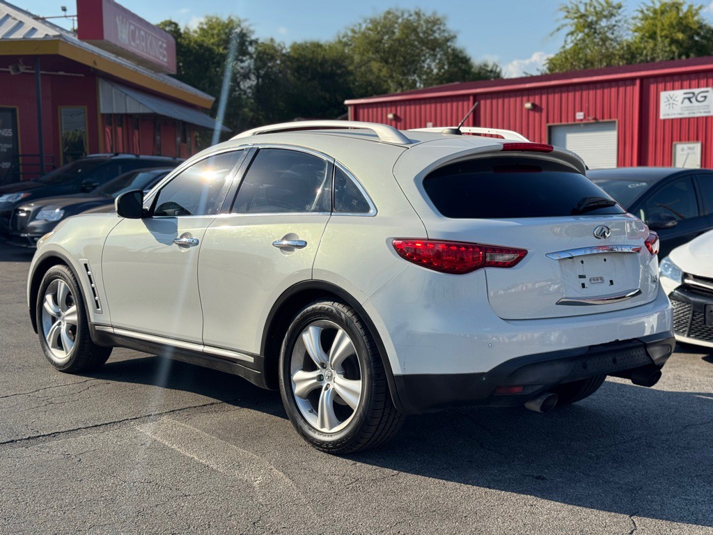 2010 INFINITI FX35 Image 6