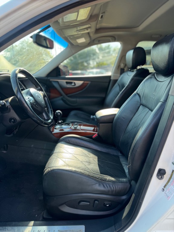 2010 INFINITI FX35 Image 13