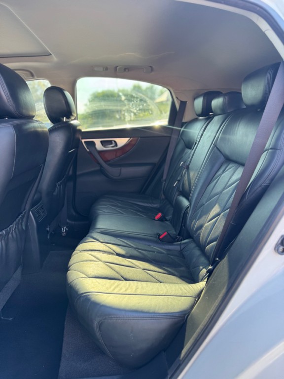 2010 INFINITI FX35 Image 16
