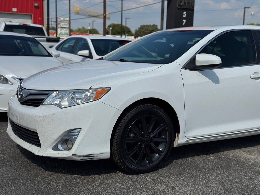 2013 Toyota Camry Image 4