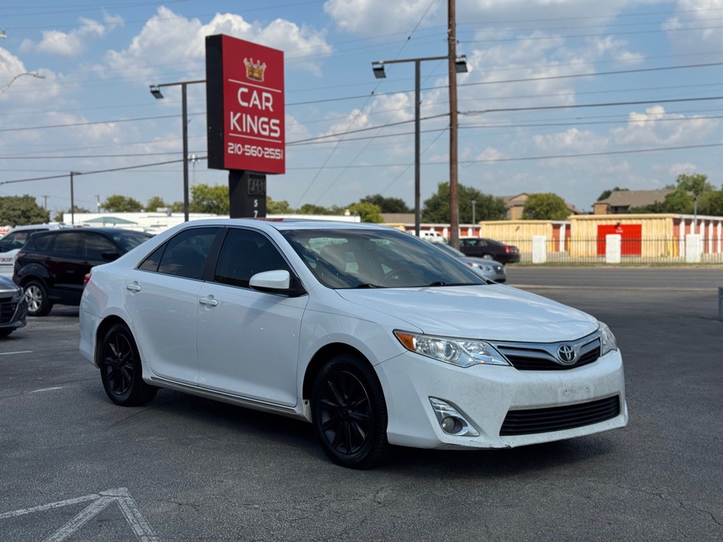 2013 Toyota Camry Image 10