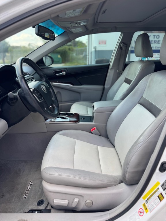 2013 Toyota Camry Image 13