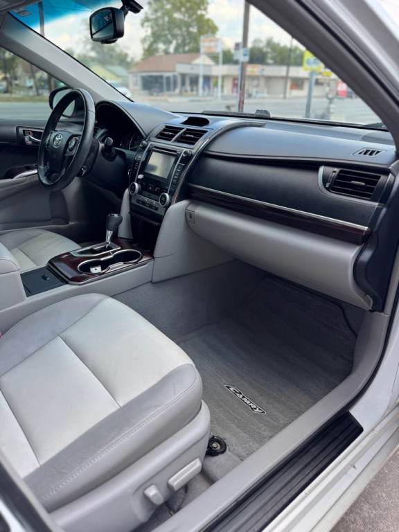 2013 Toyota Camry Image 15