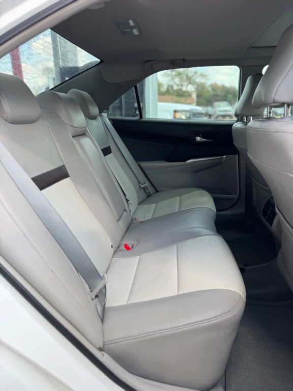 2013 Toyota Camry Image 18