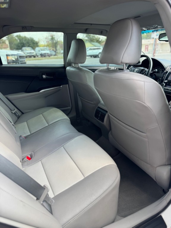 2013 Toyota Camry Image 19