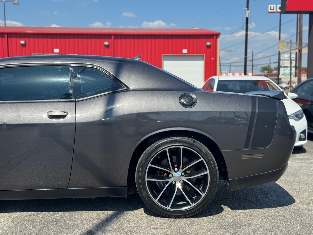 2016 Dodge Challenger Image 5