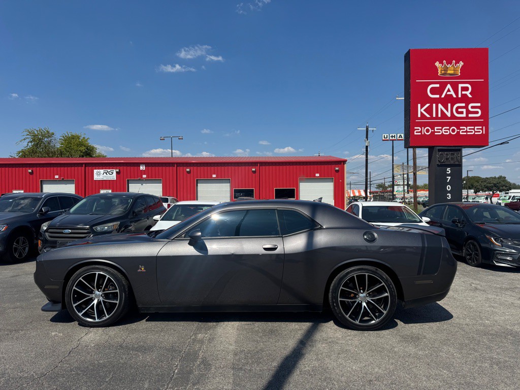 2016 Dodge Challenger Image 6