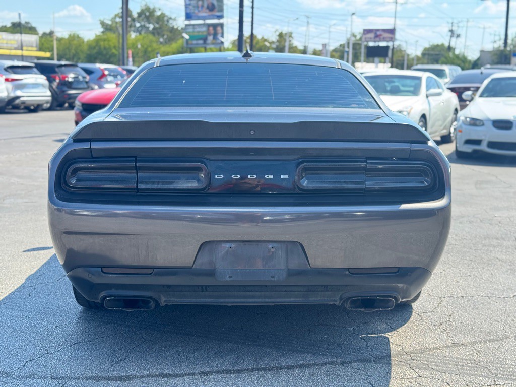 2016 Dodge Challenger Image 8