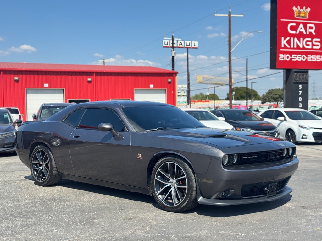 2016 Dodge Challenger Image 12