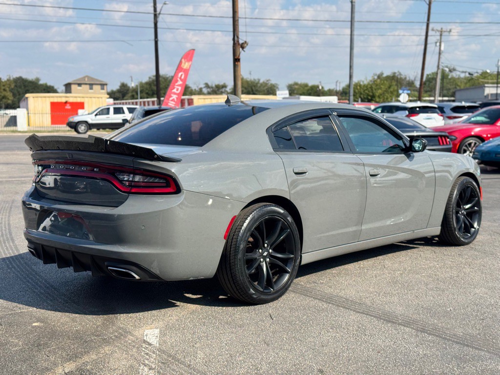 2017 Dodge Charger Image 9