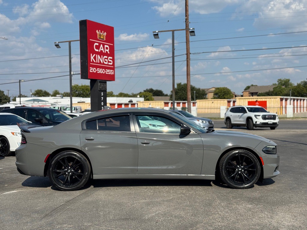 2017 Dodge Charger Image 10