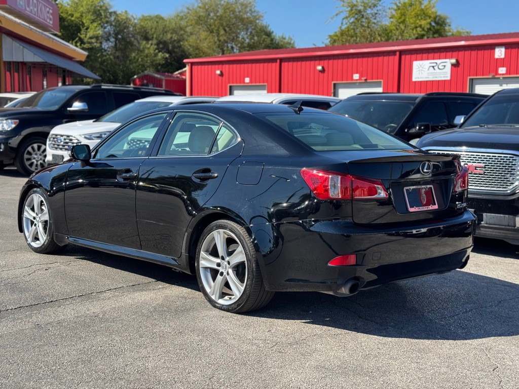 2011 Lexus IS Image 6