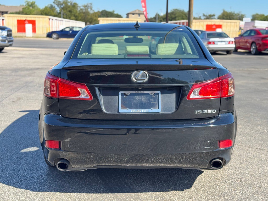 2011 Lexus IS Image 7