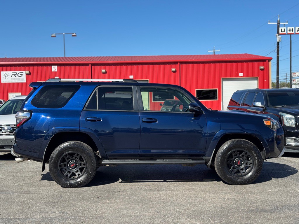 2016 Toyota 4Runner Image 9