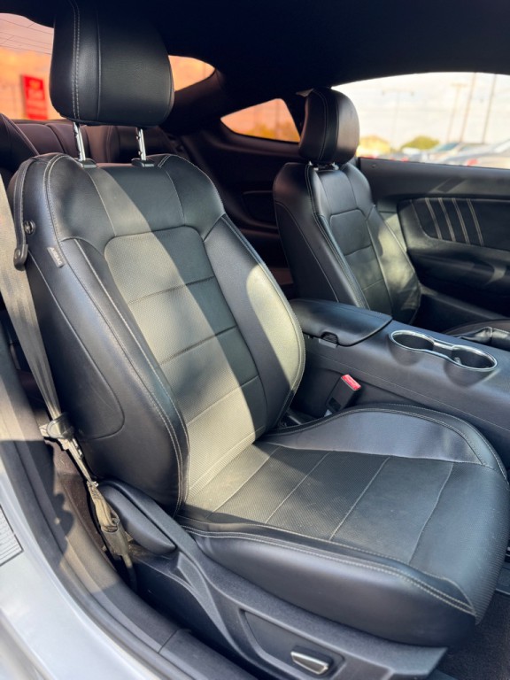 2018 Ford Mustang Image 18