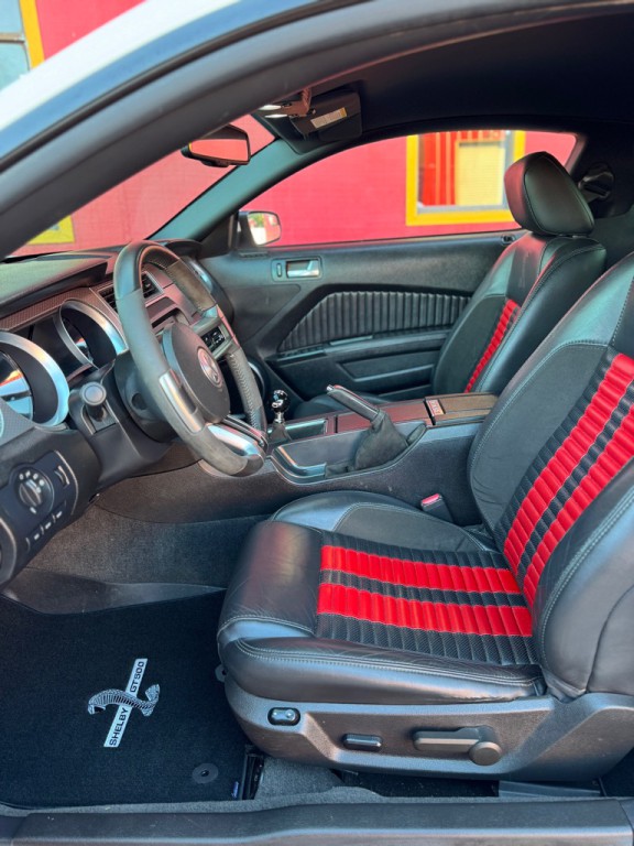 2011 Ford Mustang Image 16