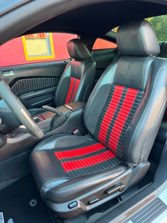 2011 Ford Mustang Image 17