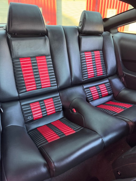 2011 Ford Mustang Image 22