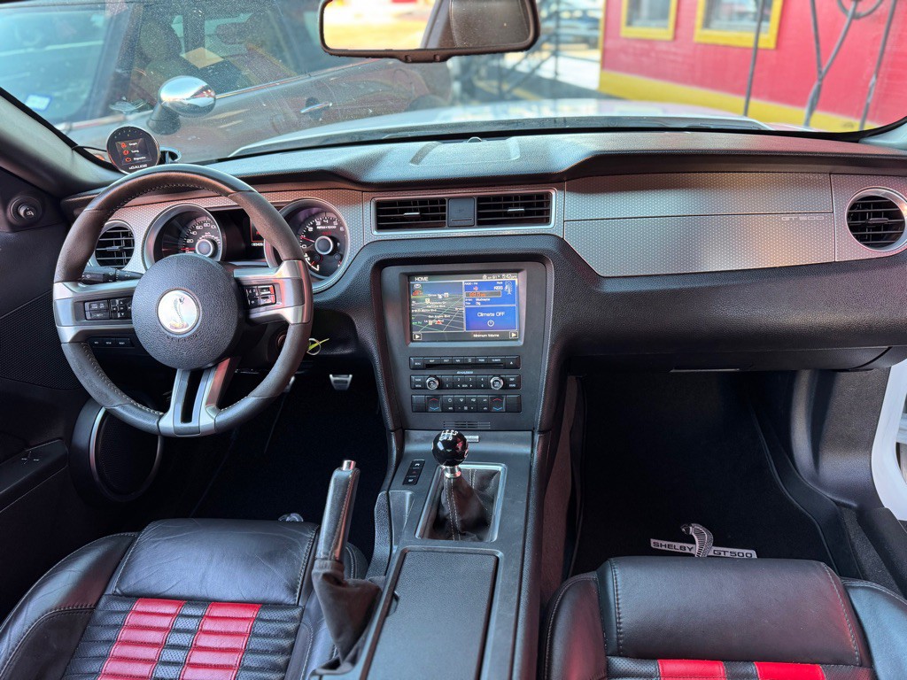 2011 Ford Mustang Image 25