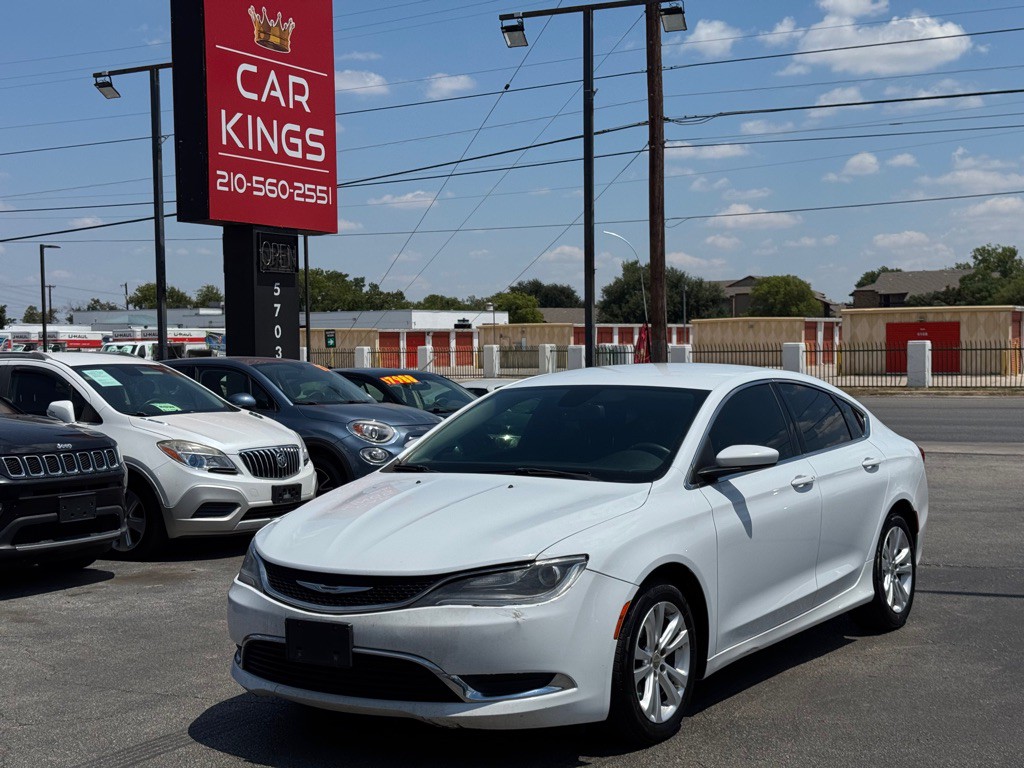 2016 Chrysler 200 Image 2