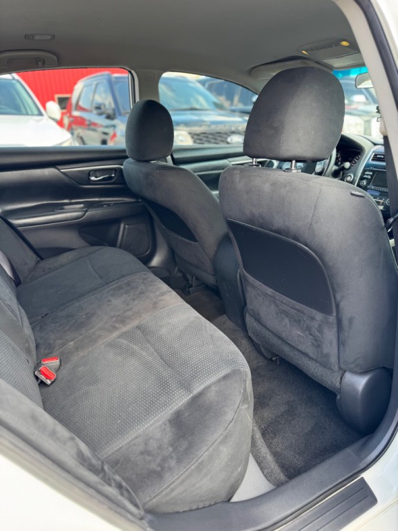 2015 Nissan Altima Image 18